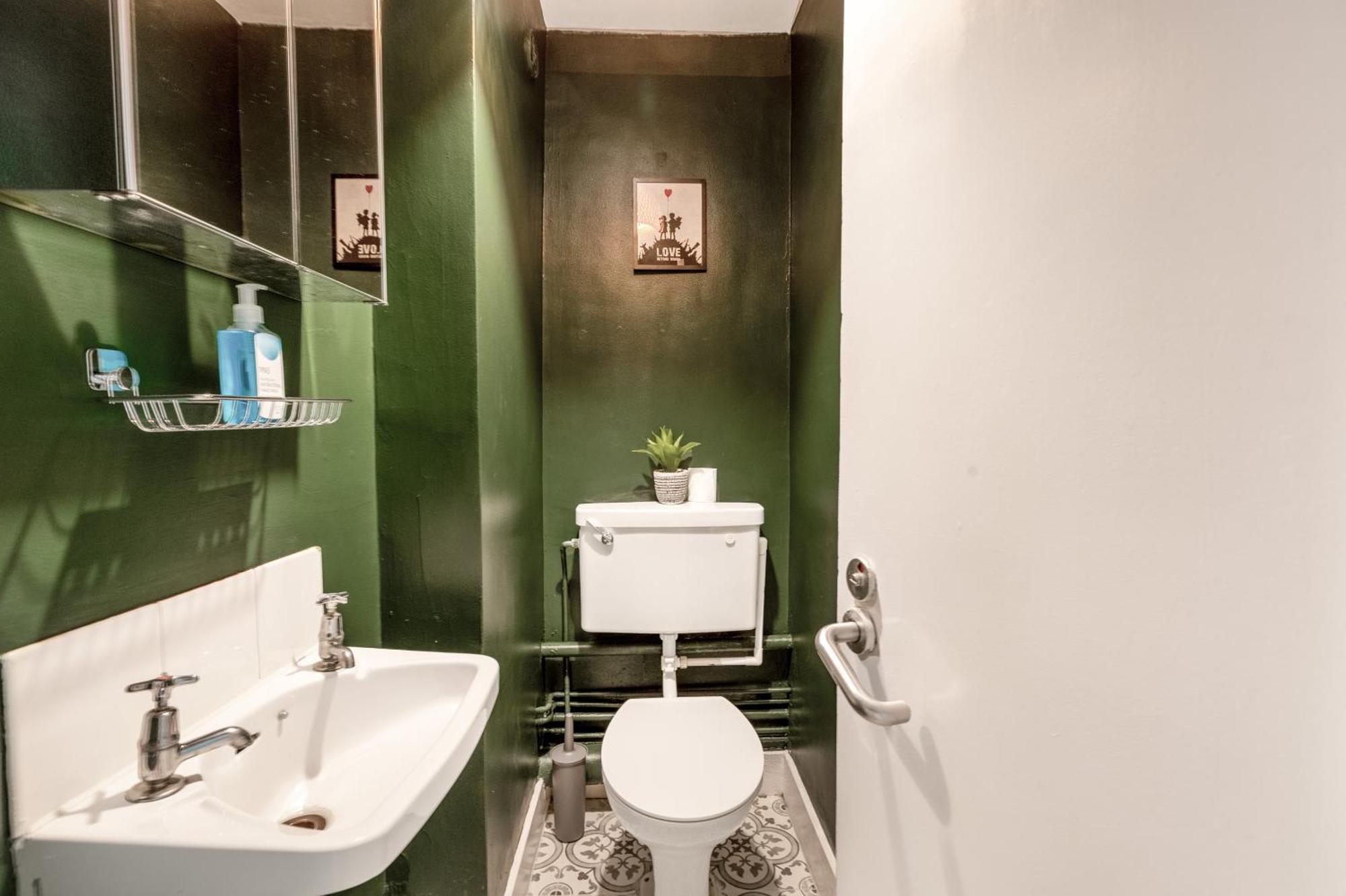 Magnificent 3Br Apt With Balcony Λονδίνο Εξωτερικό φωτογραφία