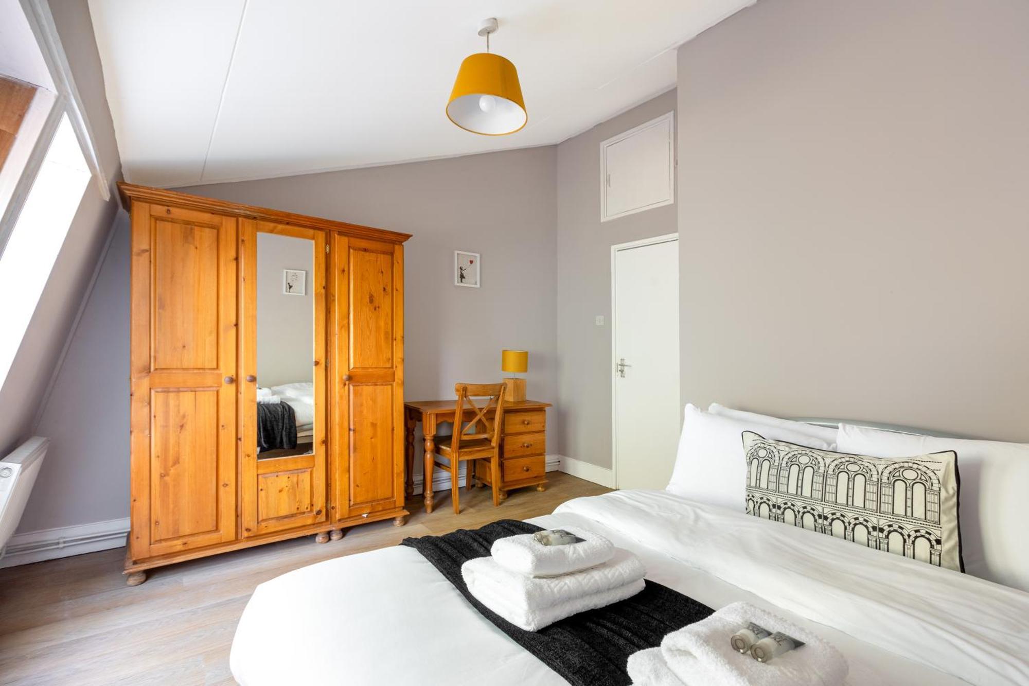 Magnificent 3Br Apt With Balcony Λονδίνο Εξωτερικό φωτογραφία
