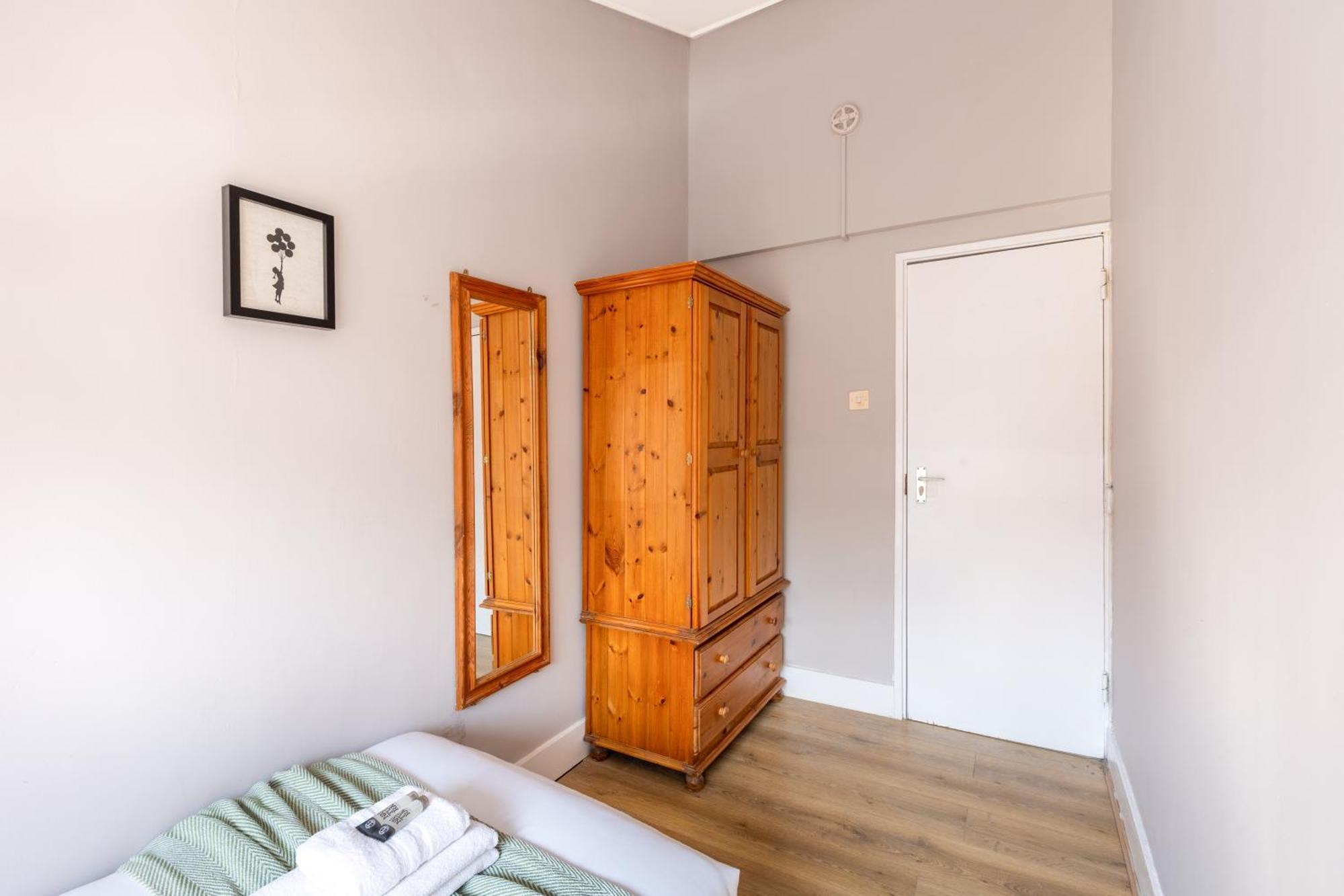 Magnificent 3Br Apt With Balcony Λονδίνο Εξωτερικό φωτογραφία