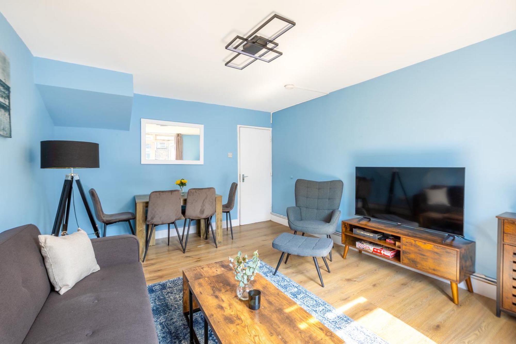 Magnificent 3Br Apt With Balcony Λονδίνο Εξωτερικό φωτογραφία