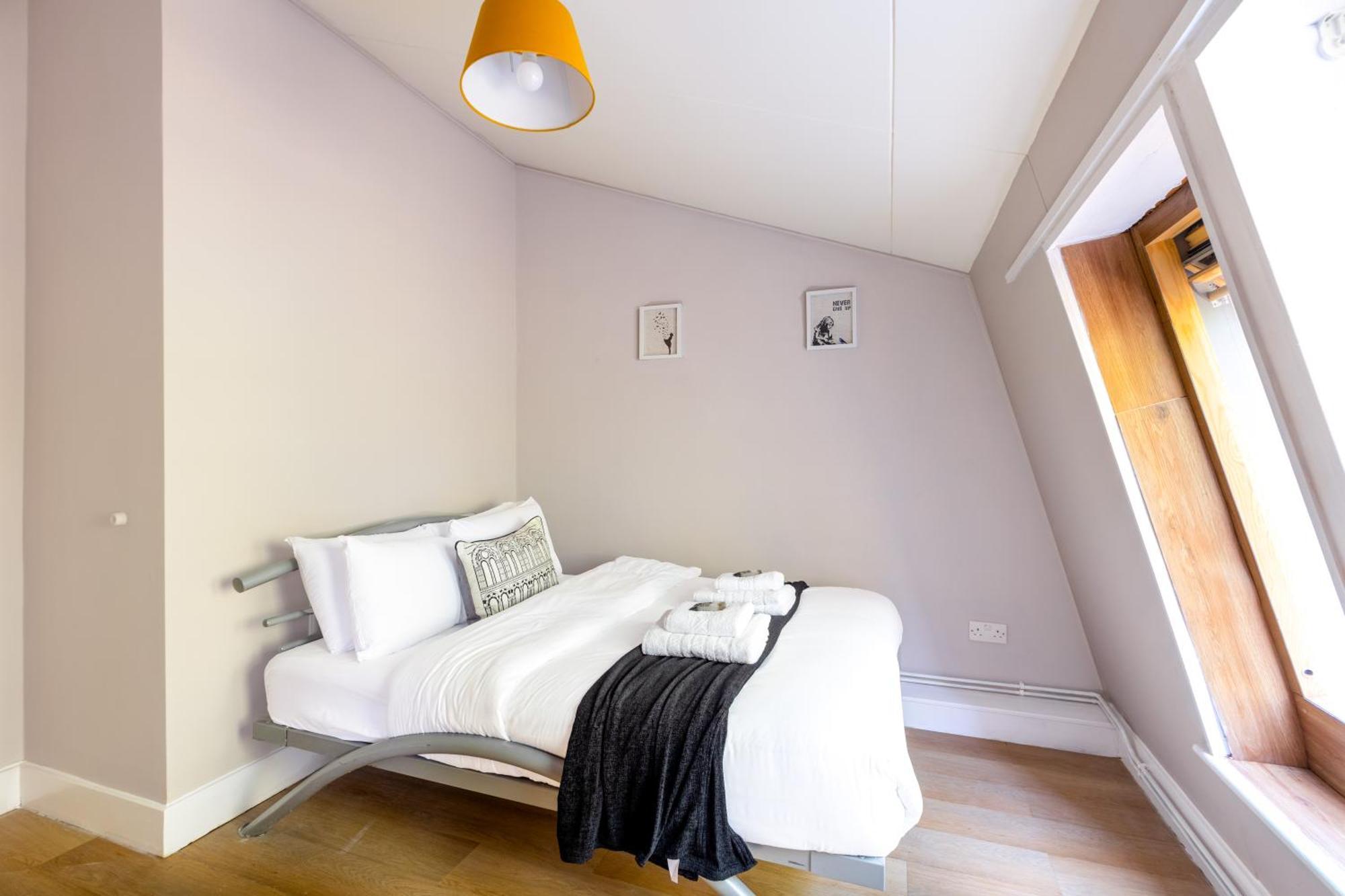 Magnificent 3Br Apt With Balcony Λονδίνο Εξωτερικό φωτογραφία